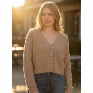 Hoss Intropia Cardigan Sweater Cropped Knit Beige Metallic holiday 3 Button sz M